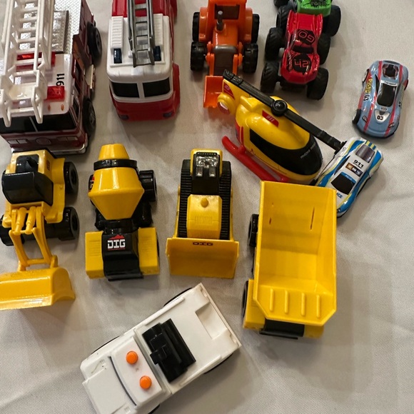 13 Assorted MAXX ACTION Construction and Rescue Vehicle Toy Set bulldozer police - Picture 1 of 10